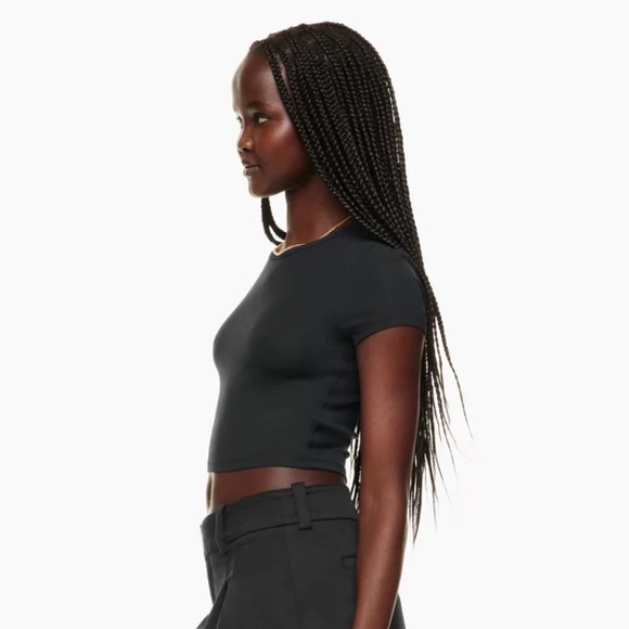 NEW Aritzia bliss cropped tee in black - Picture 9 of 11